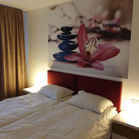 Carolina Sweet Apartament Oradea Exteriör bild