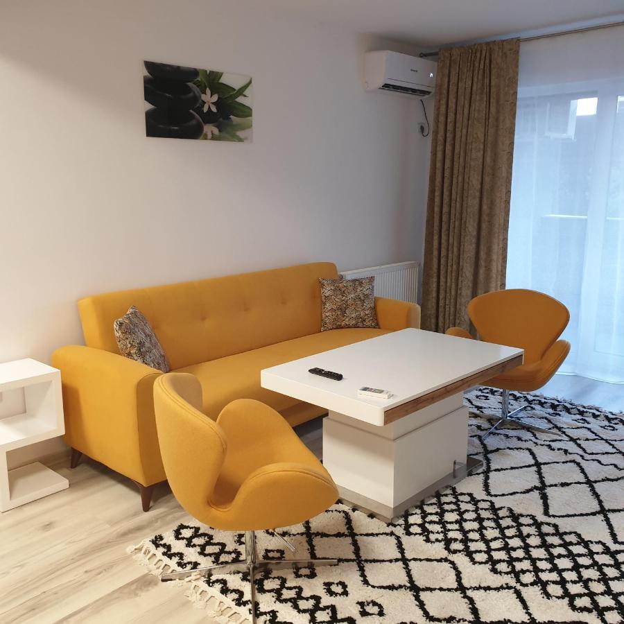 Carolina Sweet Apartament Oradea Exteriör bild