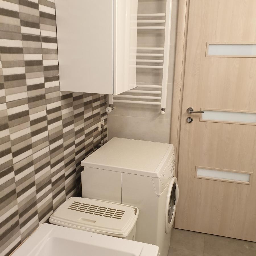 Carolina Sweet Apartament Oradea Exteriör bild